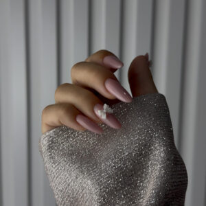 Rękaw do zdjęć paznokci – elegancja w każdym kadrze  Nude Glow- klasyka i elegancja w jednym